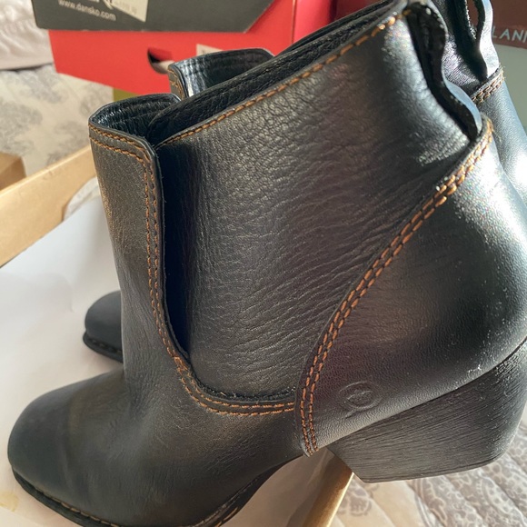 Born Shoes - Born “rascal” black booties